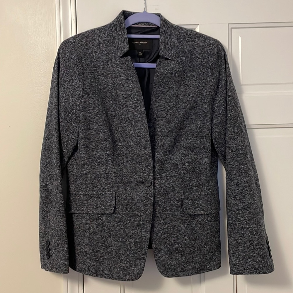 Size 10 textured navy Banana Republic blazer